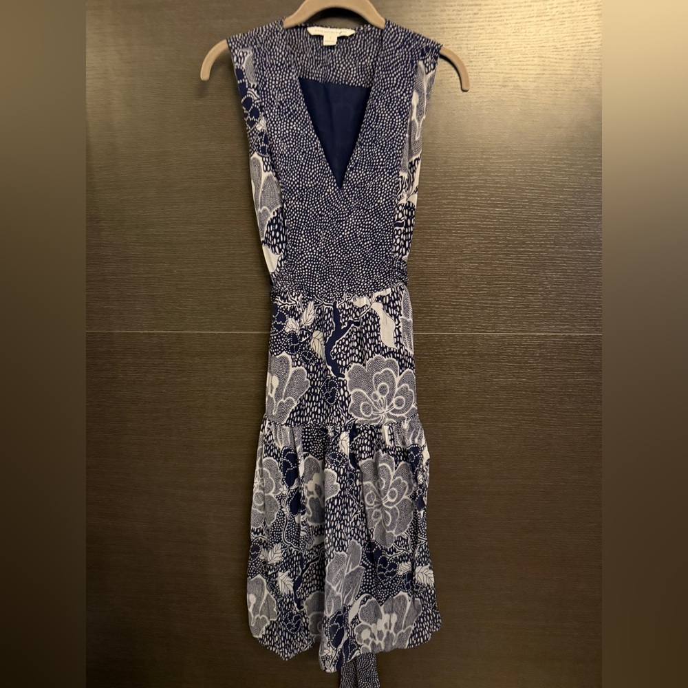 Diane Von Furstenberg Navy and White Patterned dress